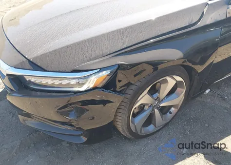 2018 Honda Accord Touring z USA, uszkodzony, nr VIN 1HGCV1F92JA026252